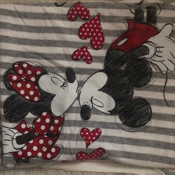 Disney T-Shirt ❤️NWOT - Picture 3 of 3